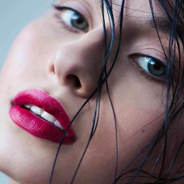 wet look beauty