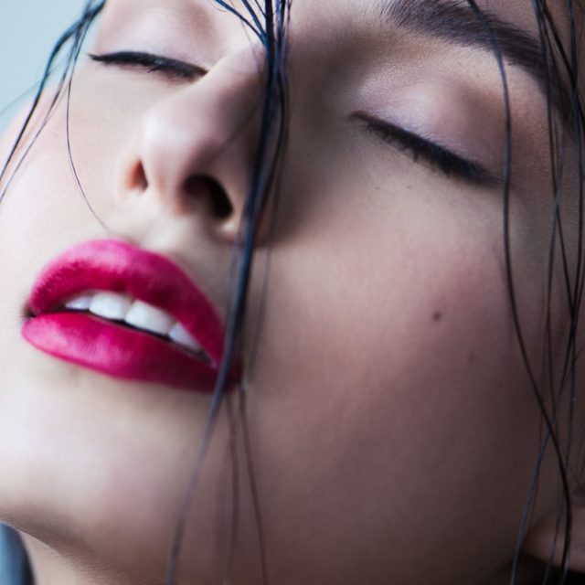 wet look beauty